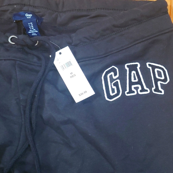 NWT GAP Women's Size Medium Black Sweatpants - Picture 2 of 2
